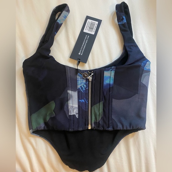 NWT XS White Fox Colored Corset - Picture 2 of 2